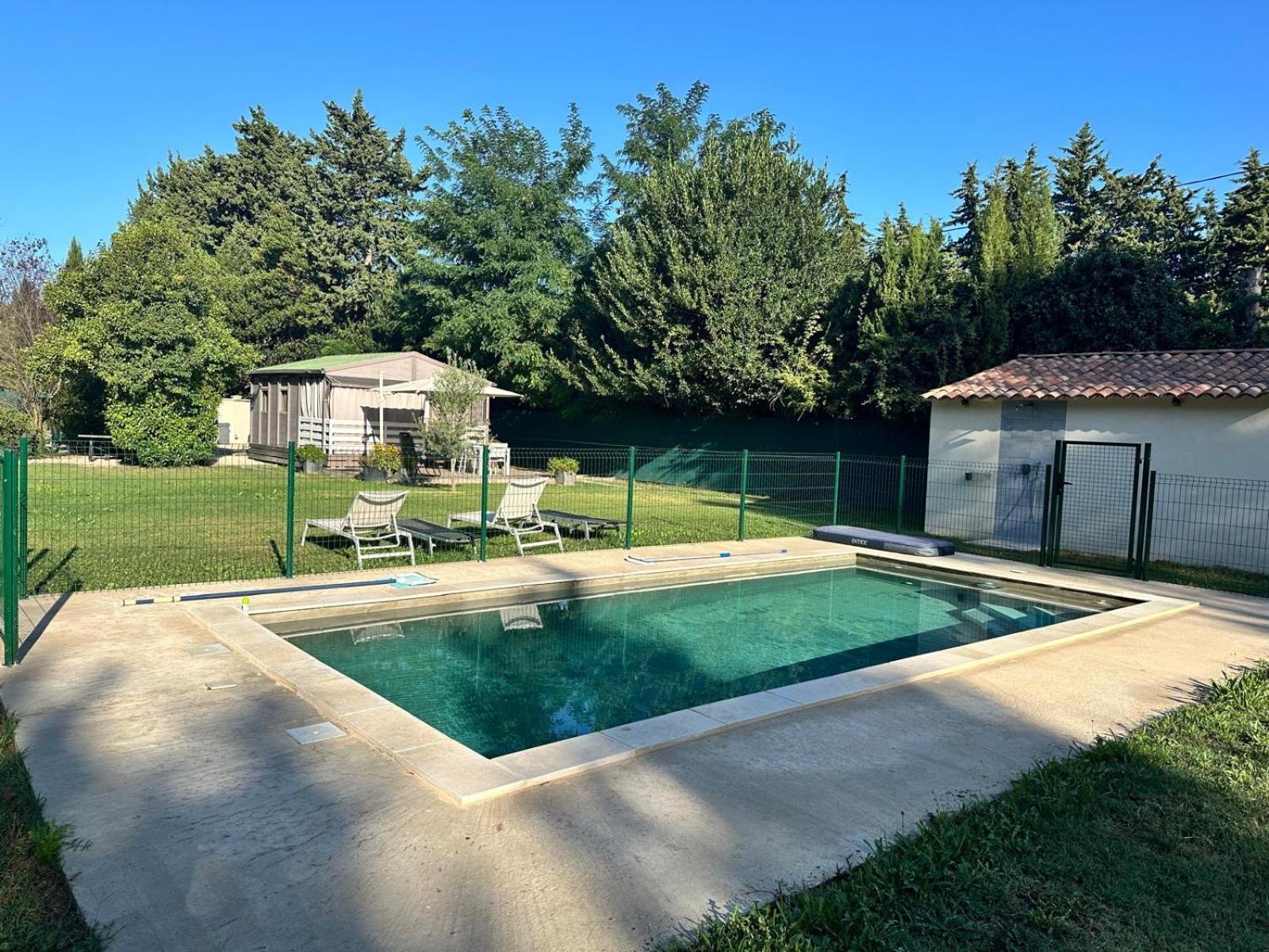 Avignon, Joli Chalet En Campagne Tres Proche De La Ville Zewnętrze zdjęcie